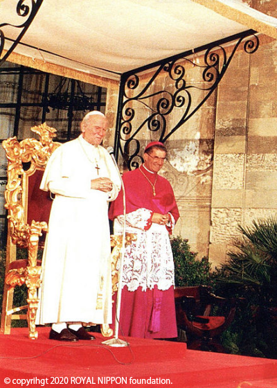 ヨハネパウロ２世教皇とコスモ・フランチェスコ・ルッピ大司教