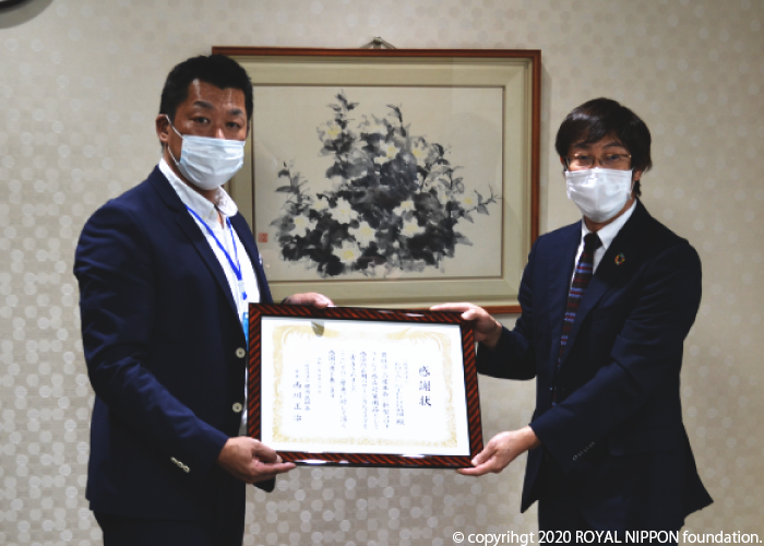 「堺市医師会」にマスクを１万枚寄付させて頂きました。